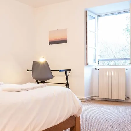 Le Moulin Du Clain - Jolie Maison A ホテル 3*